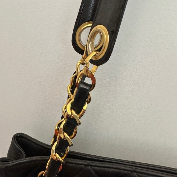 CHANEL 
Lambskin Quilted Shopping Tote Black - Picture 5 of 13